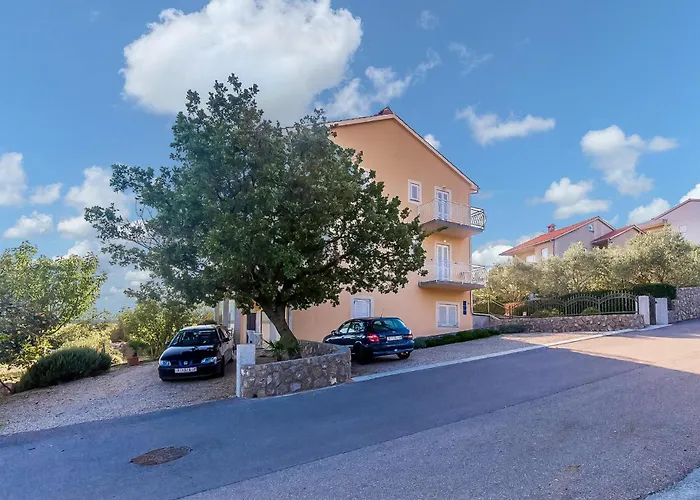 Beautiful Apartment In Kornic With Kitchen