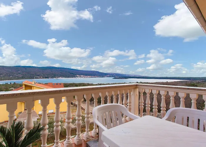 Beautiful Apartment In Kornic With Kitchen